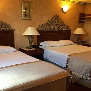 Queen Room Two Queen Beds Smoking